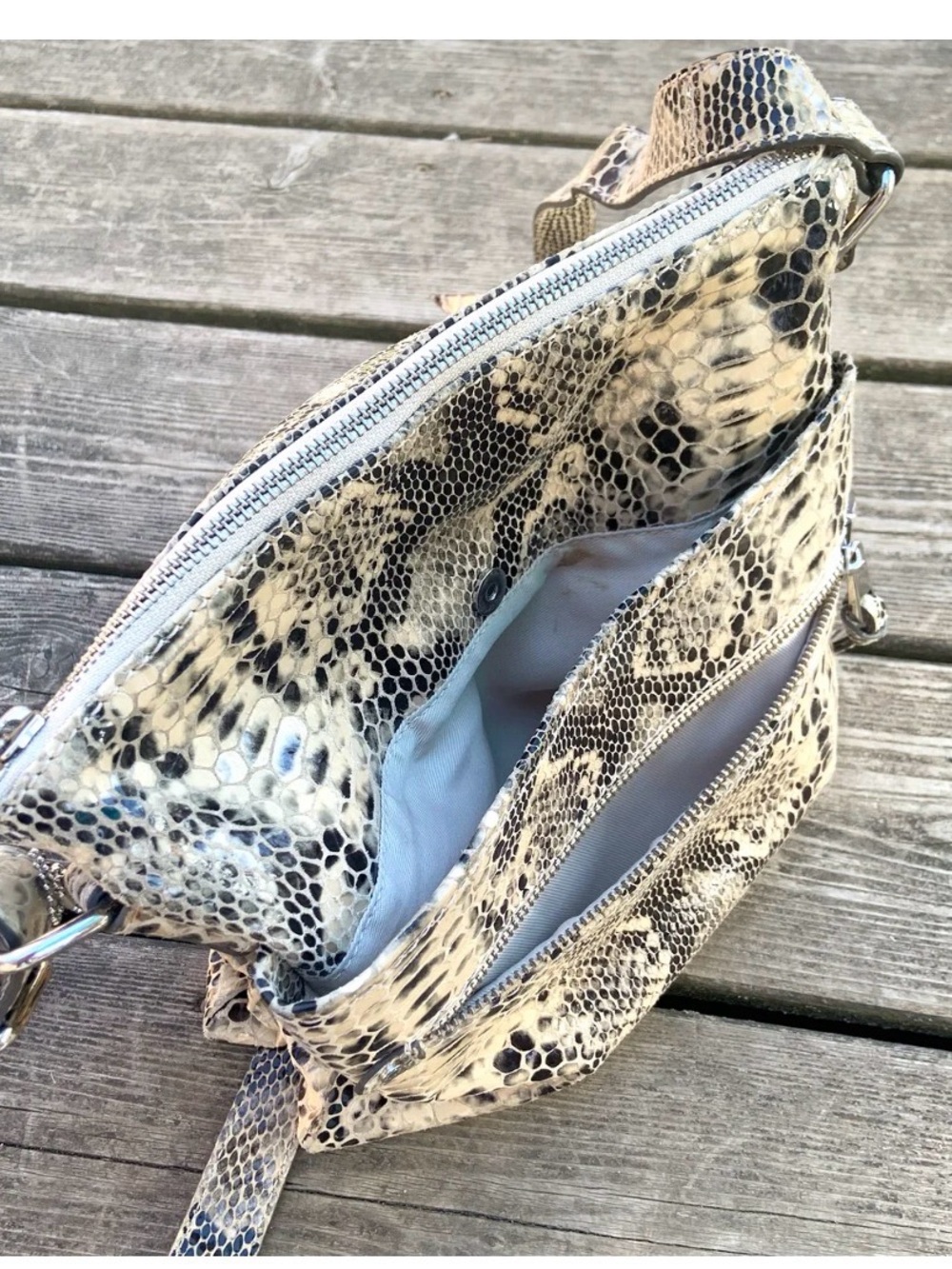 🍁3/$30🍁Danier Faux Python Embossed Crossbody Bag - Picture 4 of 6